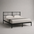 Letto matrimoniale in acciaio nero con testiera geometrica a pannelli e rete a doghe 160 x 200 cm